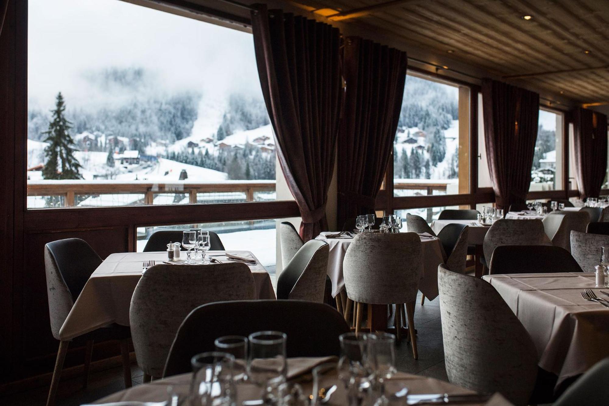 Hotel Alpen Roc La Clusaz Exterior photo