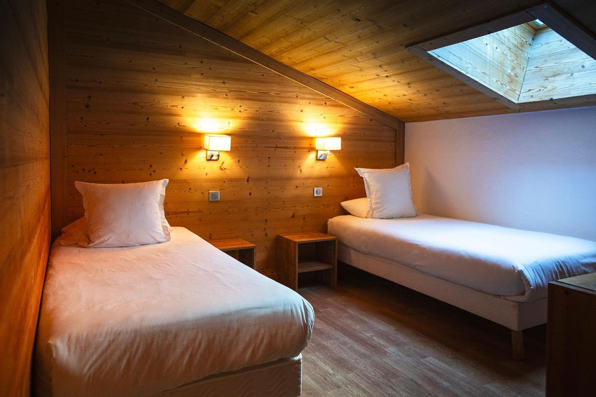 Hotel Alpen Roc La Clusaz Exterior photo